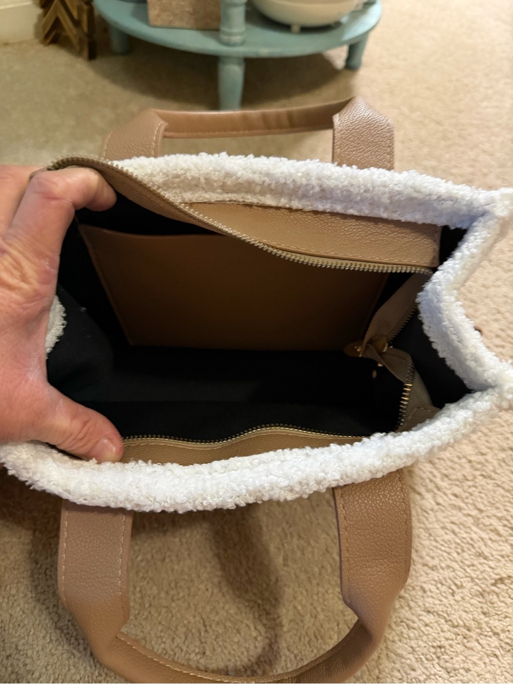 Marc Jacobs Tan Tote with White Faux-Shearling Trim - Picture 5 of 6